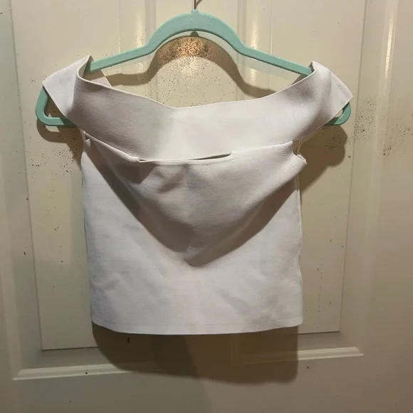 Off shoulder crop top - Picture 1 of 3